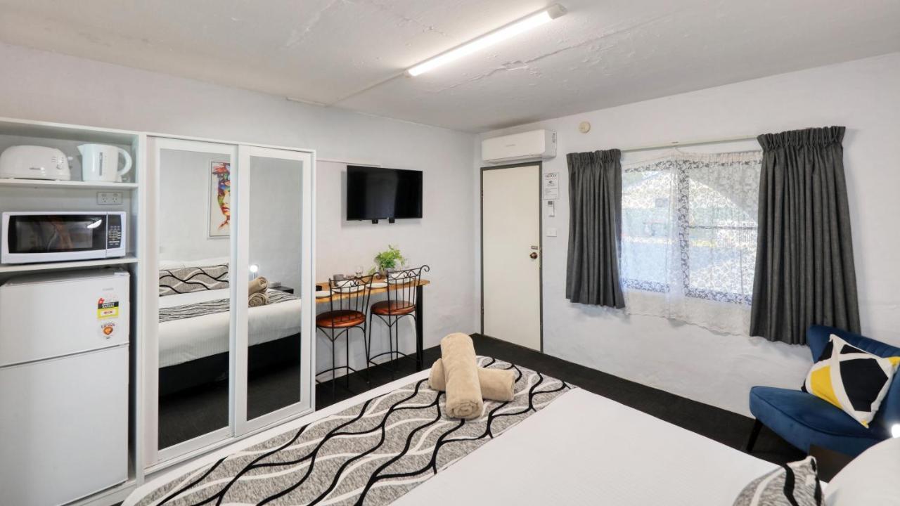 Parkes Federation Motel Exterior photo